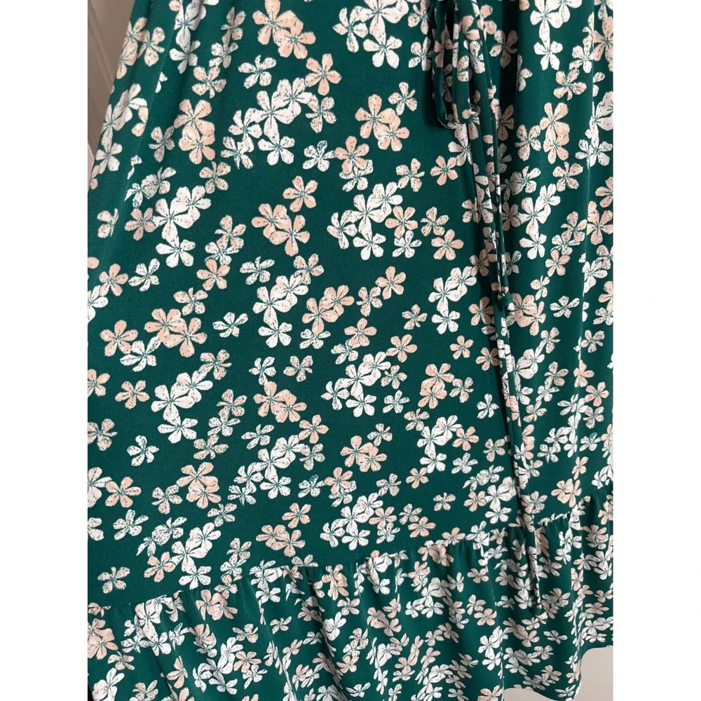 Kaileigh Green Floral Faux Wrap Midi Dress Sleeveless Ruffle Hem Size M - Picture 2 of 6